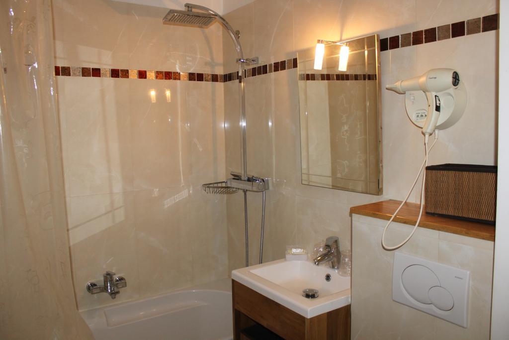 Metropolitain Hotel Paris